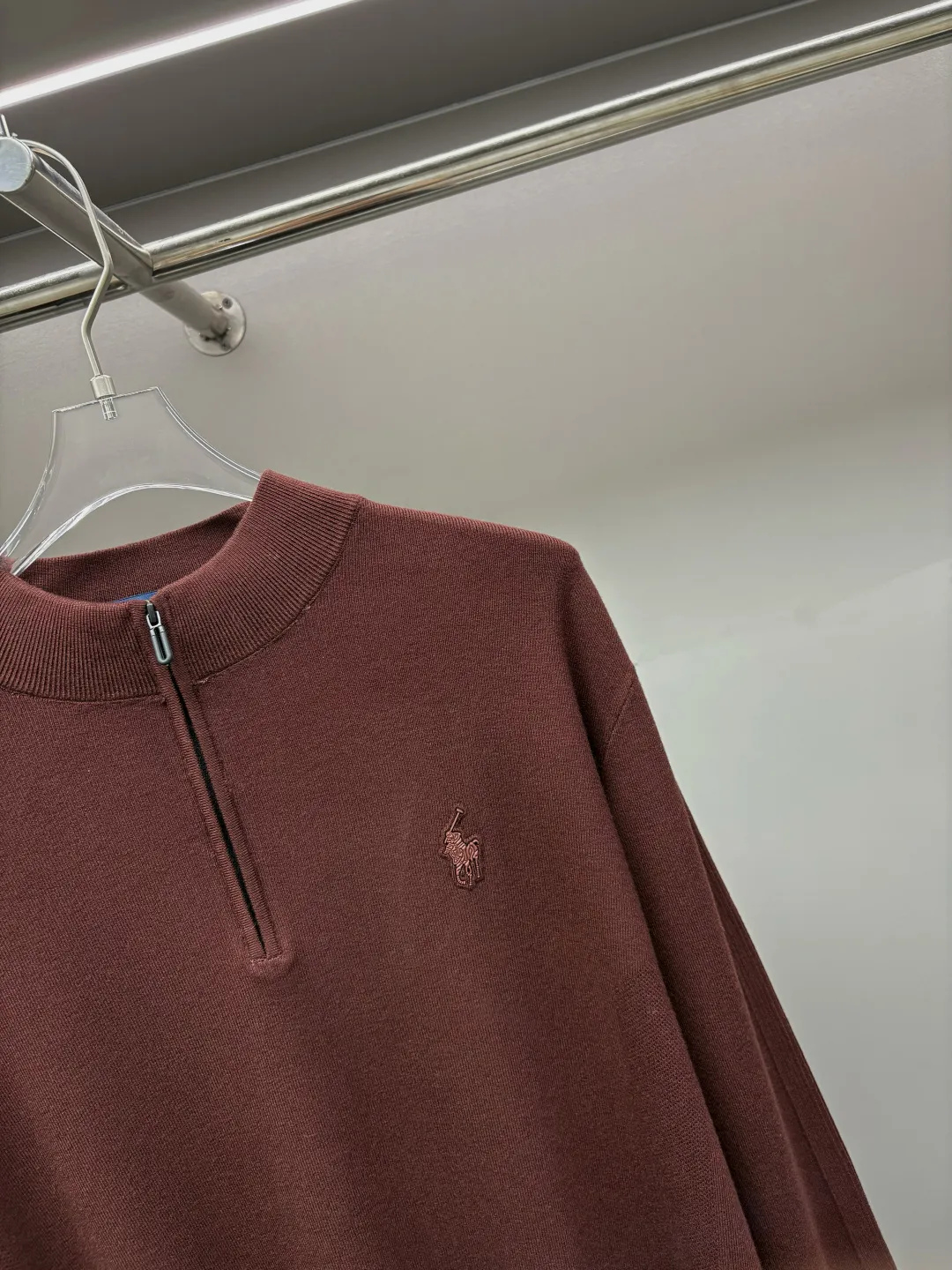 🅿️320 POLO Ralph Lauren new zipper sweater, original fabric, official same style, made of customized natural medium-thick imported wool yarn, very comfortable and smooth to the touch, very wide and stylish, produced by a first-line brand factory, woven by imported machines, very soft and skin-friendly to wear, and will not deform after long-term wear. The latest autumn and winter style, fashionable and individual, super versatile and good-looking, very suitable for both men and women, a must-have color for everyone. Color: black, gray, caramel color Size: L-4XL
